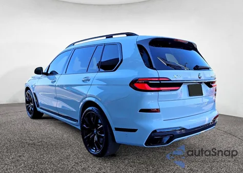 2023 BMW X7 xDrive40I z USA, uszkodzony, nr VIN 5UX23EM04P9RR2231